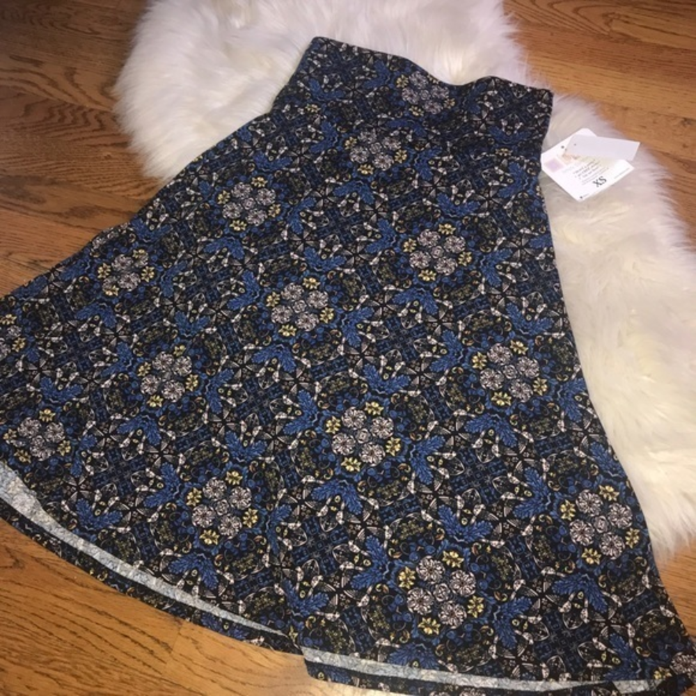 Lularoe Azure skirt black blue size XS NWT